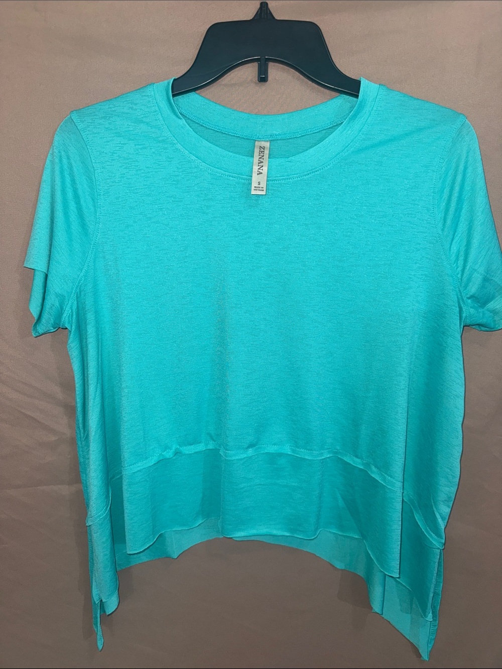 NWOT Women’s Zenana Outfitters Aqua Short Sleeve Crewneck Shark-Bite Tee Small
